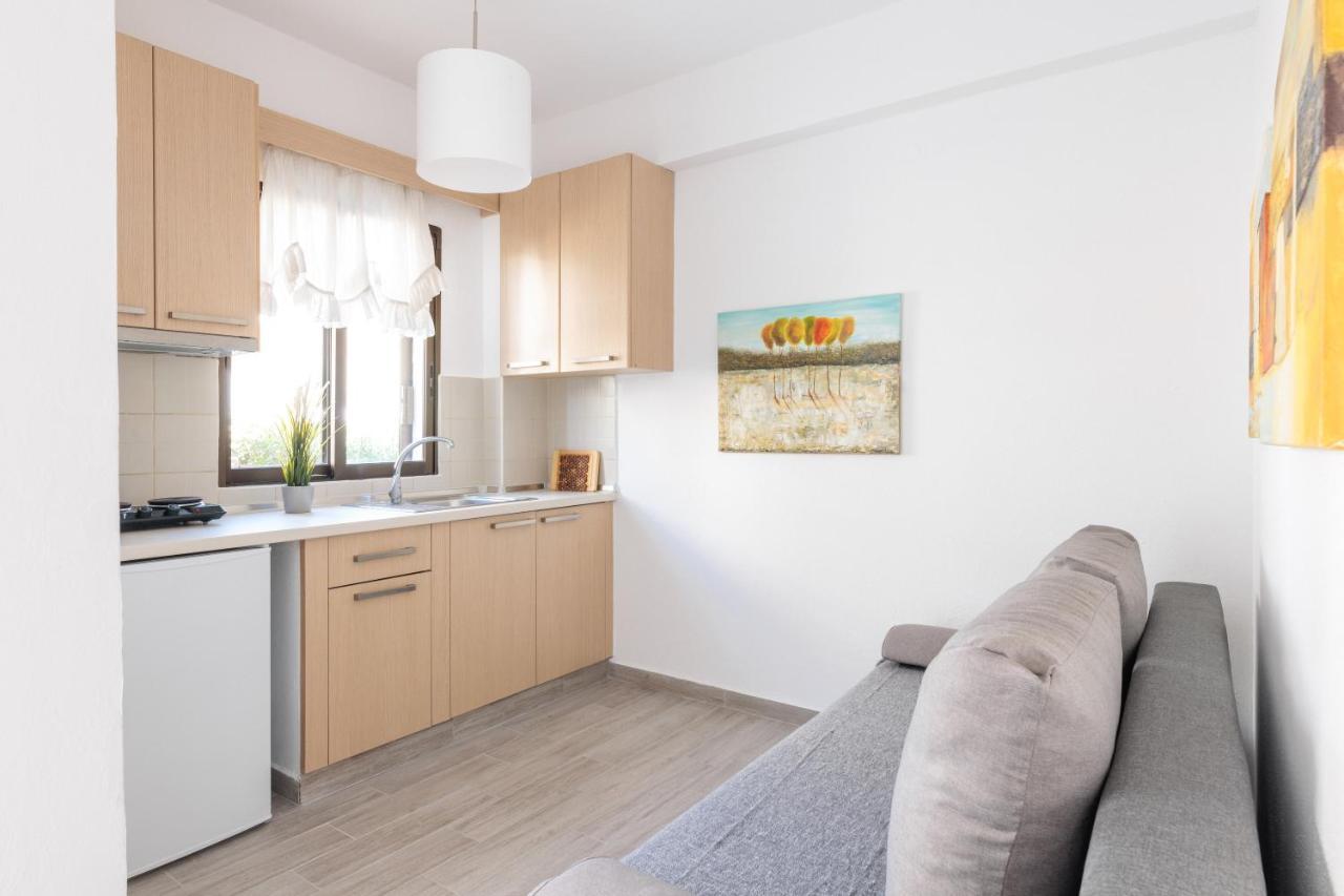 Valasi Apartments Скала-Фуркас Экстерьер фото